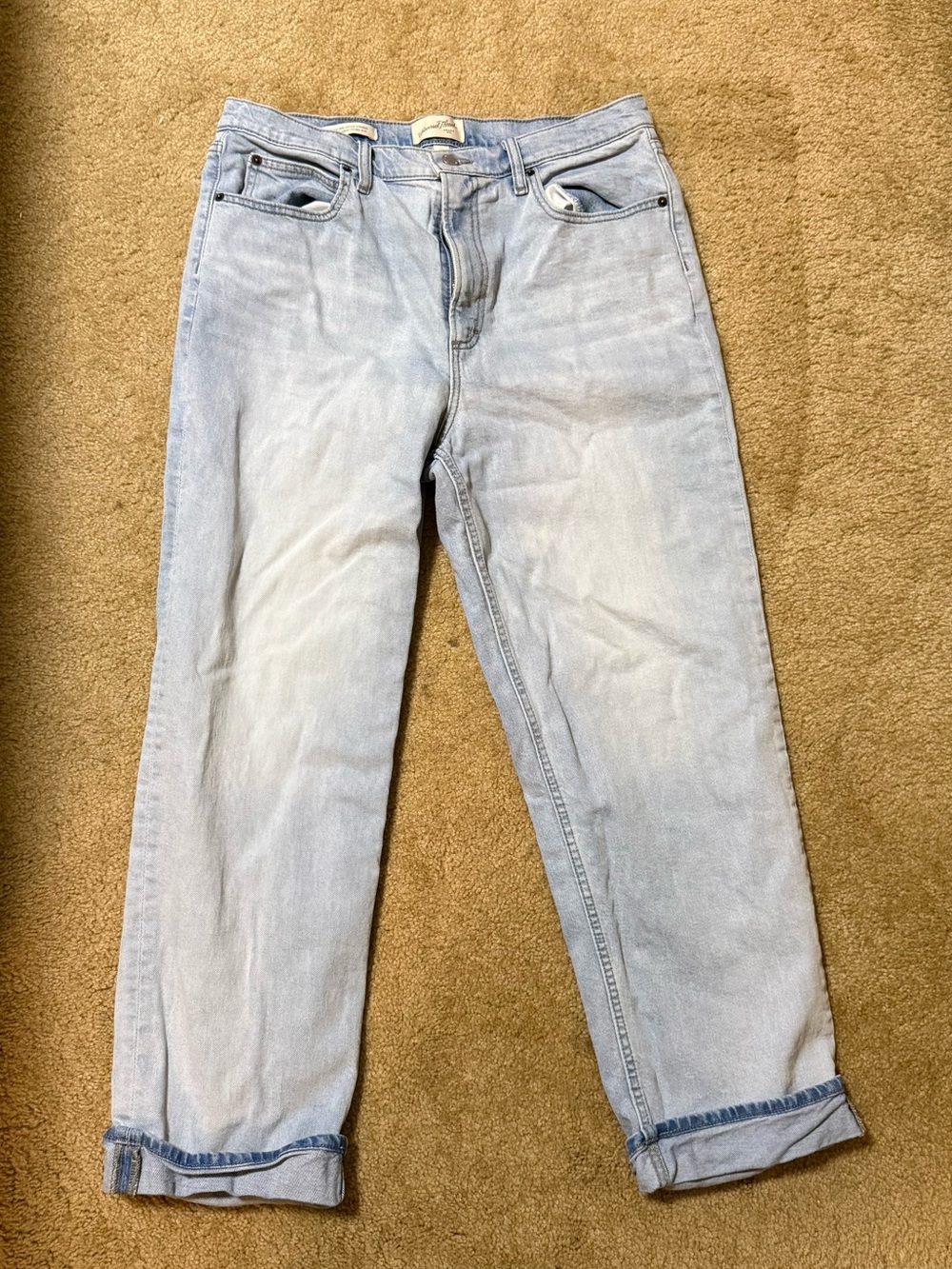 Universal Thread Light Wash Straight Leg Women's Jeans